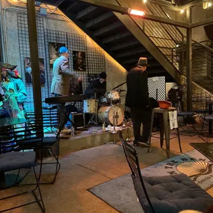 Beautiful live music with a glass of bubbly