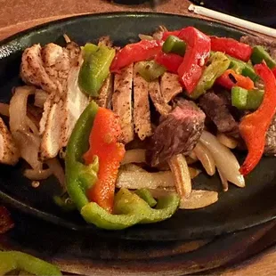 Combo chicken and steak fajitas