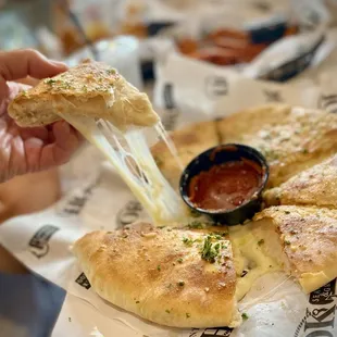 Garlic &amp; Cheese Flat Bread... yes!!