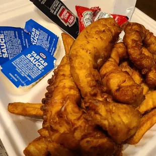 Juicy, crispy fish and chips. Disappointed with the Kraft tartar sauce though.