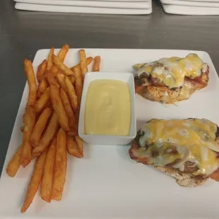 Smothered grilled chicken