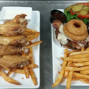 Naked wings, and The Big Bad BBQ Burger (BBQ sauce on the side)
