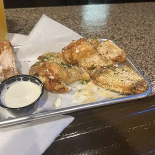 Garlic parm wings