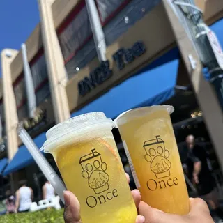 D8. Pineapple Sparkling