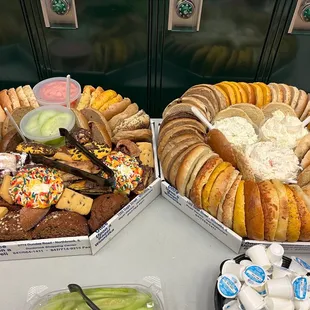 Bagel tray and breakfast combo tray