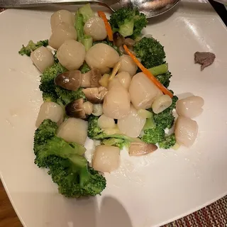 Scallops with Broccoli