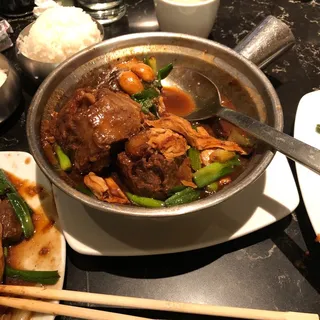 Oxtail Pot