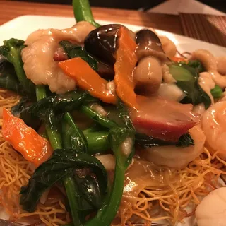 Hong Kong-Style Chow Mein