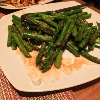 Asparagus with Garlic Sauce