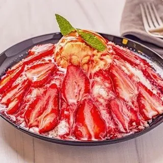 Fresh Strawberry Bingsu