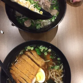 Deluxe Pho