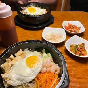 Hot stone with shrimp and tofu