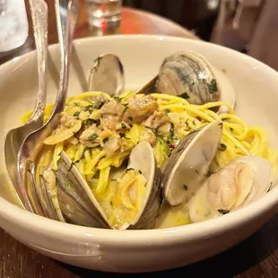 Smoked spaghetti with clams