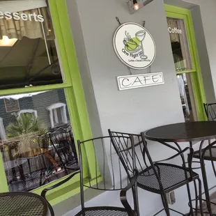 the outside of the restaurant