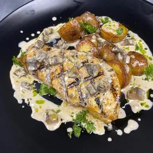 Creamy chicken In mushroom sauce