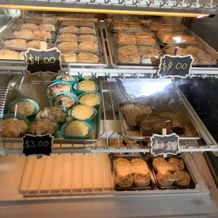 Mac nut pie in 2 pack $4, 4 pack $8, scones $3, Banana poi bread slice.