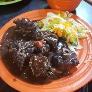 Oxtail w/cabbage, rice &amp; beans
