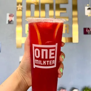 Strawberry Fruit Tea with lemon slices and crystal boba