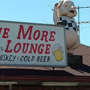 the sign for the restaurant