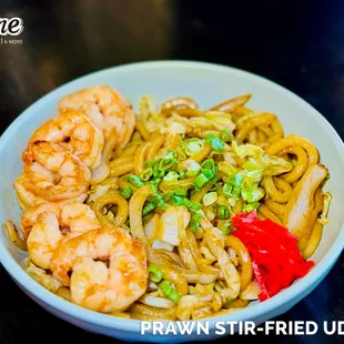Juicy prawns, stir-fried udon, crisp veggies, and a savory sauce--packed with flavor in every bite!