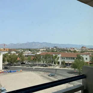 Awesome views. Congress side and mountain side.