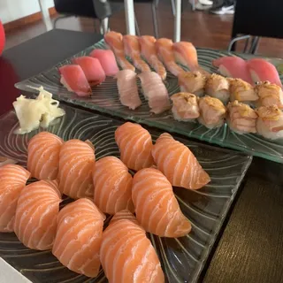 Salmon Belly Nigiri (1pc)