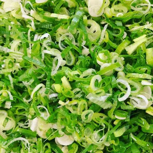 Keeping Scallions fresh is very important for a Ramen bowl