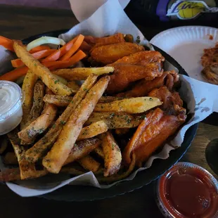 Wings with fries