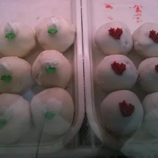 Cake balls "wedding" &amp; "red velvet"