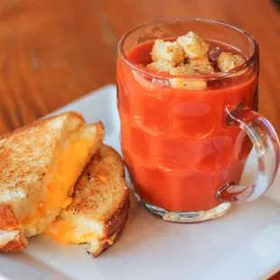 Campbell's Tomato Soup with parm croutons + 4 Cheese Grilled Cheese on Texas Toast