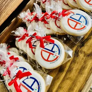 cookies decorated with the american flag