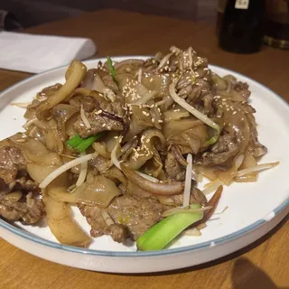B12. Dry Stir-Fried Beef Ho Fun
