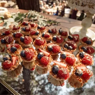 @taylordavidsonphotography  Fruit Tarts!