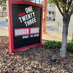 Gorgeous Saturday afternoon at 85! (*‿*) /ﾟ*:｡ﾟ Let's go in y'all! #OneTwentyThreeBurgerHouse-St. Augustine.