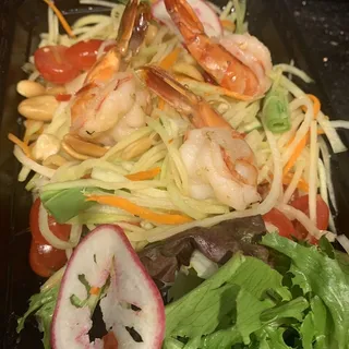Green Papaya Salad with Grilled Prawns