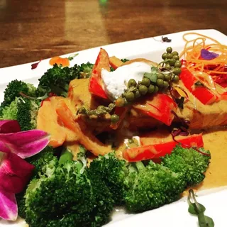 Grilled Salmon Peppercorn Curry