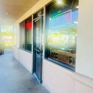 the outside of a restaurant