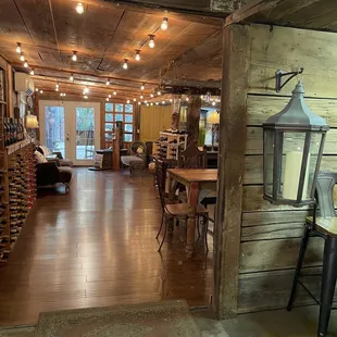 Beautiful chill atmosphere to drink a wine, affordable