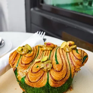 Pistachio Croissant (@joeynht)