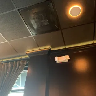 Leaking vent above table