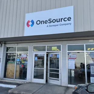 Entrance,&amp; easy parking out front