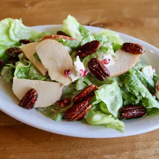 Butter Lettuce Salad with Apples, Pomegranate, Gorgonzola, Balsamic Dressing &amp; Peppered Pecans