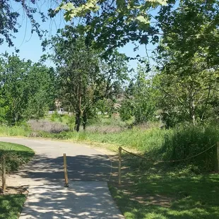 Access to walking trails , jogging or biking trail