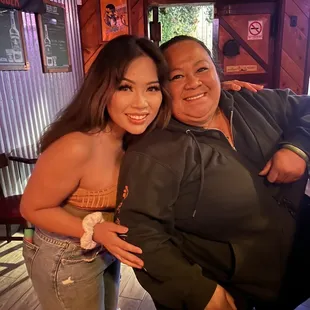 Here with our bartender Noe! She's the best!!! Thanks gorgeous!!!