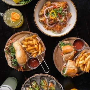 Pork slider, bo bia, chem chep mo hành, canh ga xã ớt,