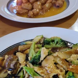 Orange Chicken (on fire) &amp; Garlic Chicken!