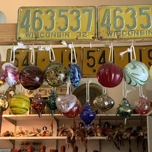 Glass floats