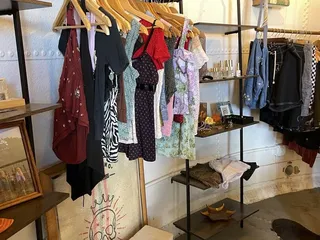 Velzy Vintage