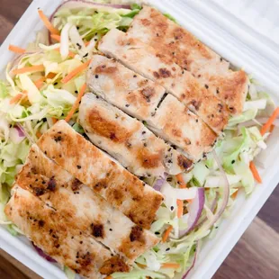 Ono Hawaiian BBQ - Fresh Mix Salad with Chicken
