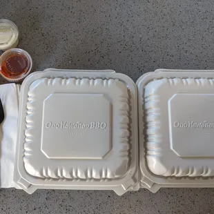 2 ono plates to-go